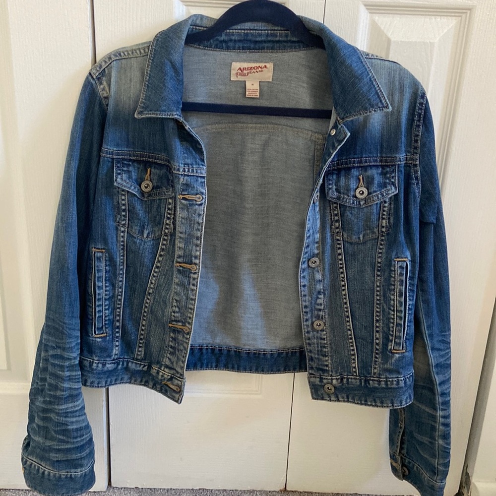 Cropped jean jacket. Size medium